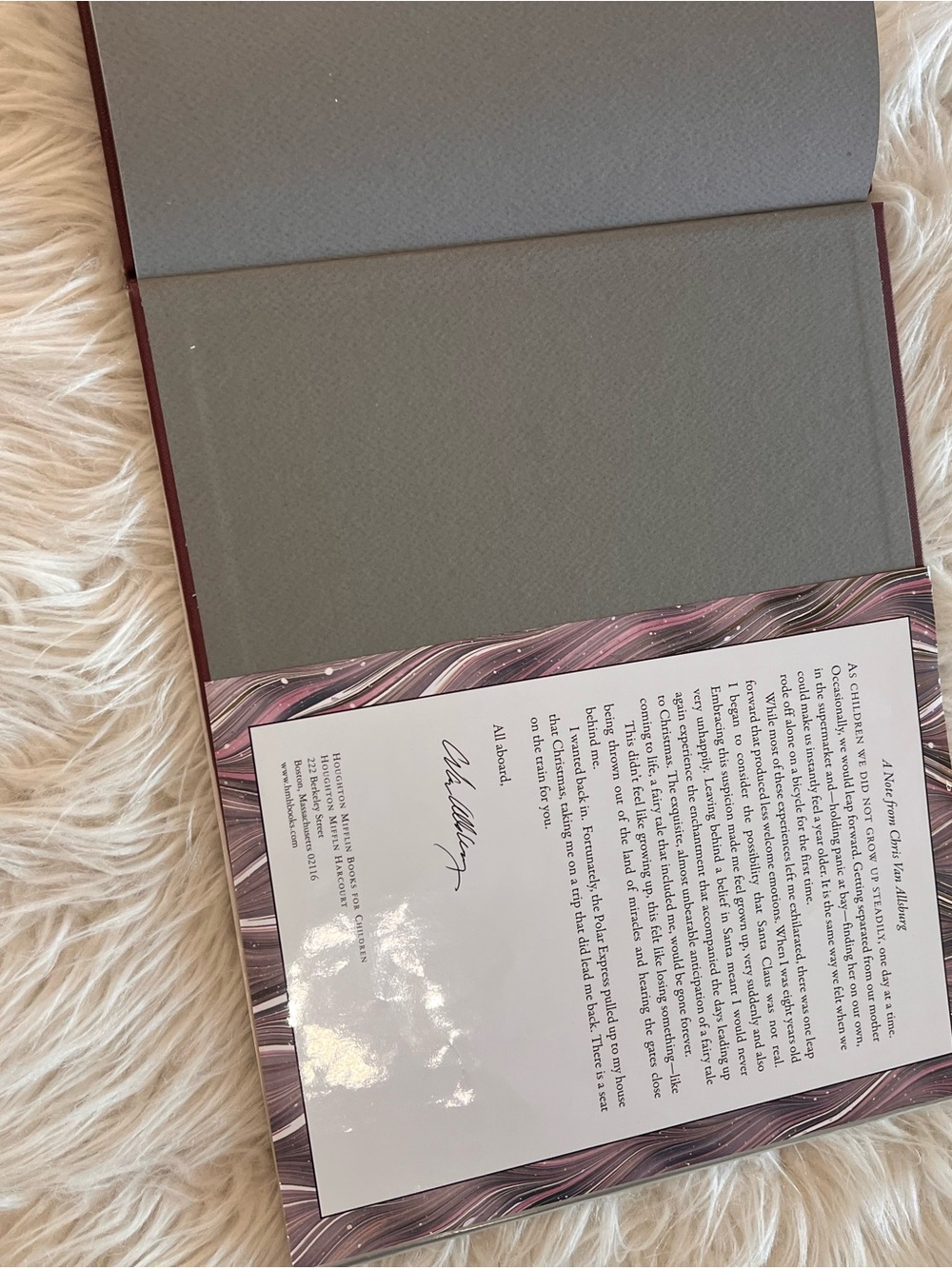 The Polar Express Hardcover 25th anniversary edition - Picture 6 of 11